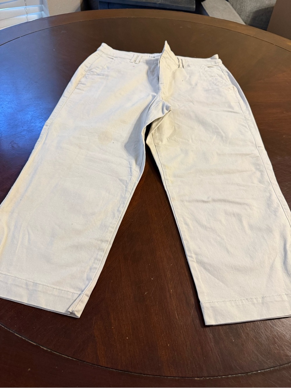 Gloria Vanderbilt Light Beige Capris